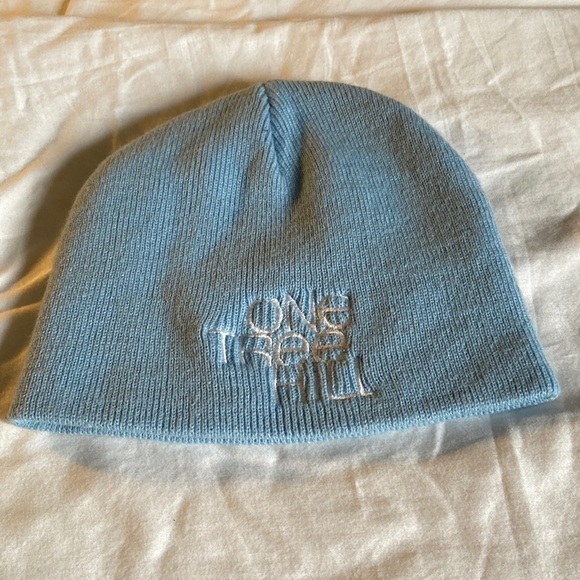 🦄 one Tree Hill Light Blue Beanie - Picture 4 of 12
